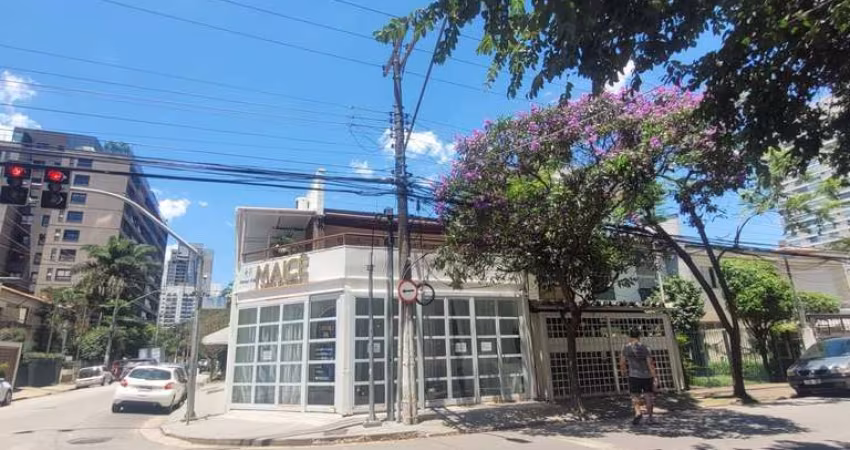 BROOKLIN NOBRE-CASA DE ESQUINA-REFORMA TOTAL-EQUIPADA-AR COND.-OPÇÃO BORGES