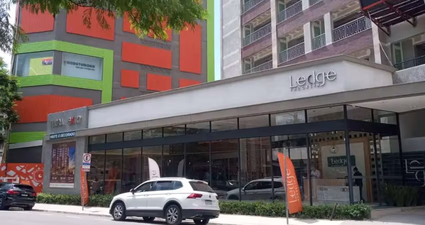 Studio de altíssimo padrão- local nobre-para investir ou morar- único !!!