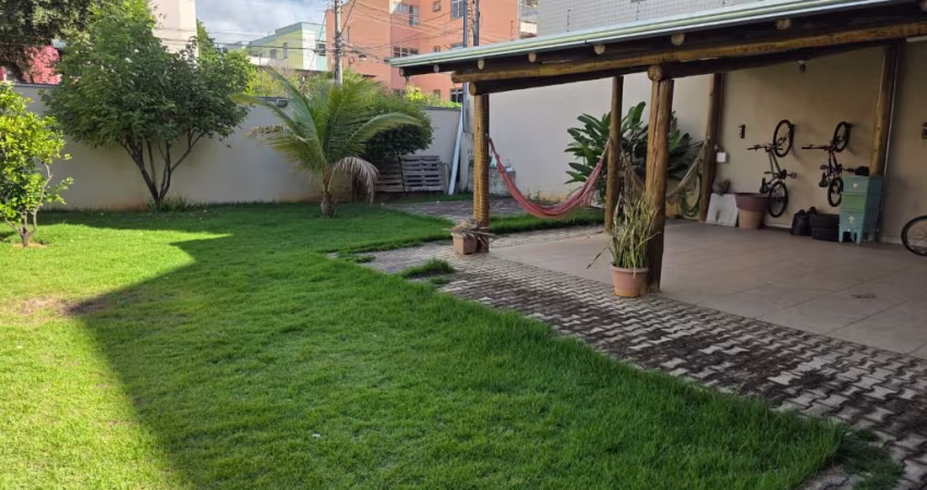 OPORTUNIDADE - CASA 2 LOTES JUNTOS