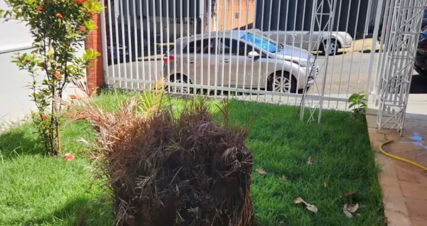 Casa térrea no bairro alto, com 185 m2 de área útil