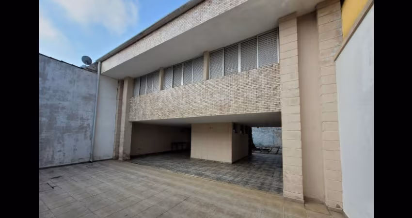 Sobrado  com 3 quartos e 3 vagas