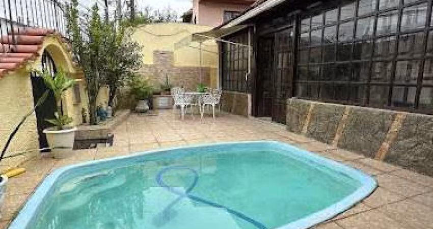 Casa com 4 dormitórios à venda, 360 m² por R$ 800.000,00 - Granja dos Cavaleiros - Macaé/RJ