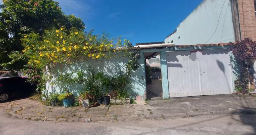 Casa com 3 dormitórios à venda, 101 m² por R$ 280.000,00 - Parque Aeroporto - Macaé/RJ