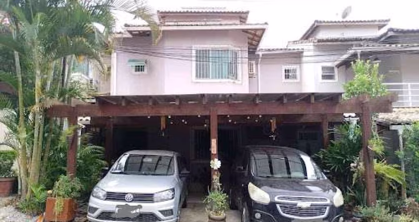 Casa com 3 dormitórios à venda, 145 m² por R$ 830.000,00 - Granja dos Cavaleiros - Macaé/RJ