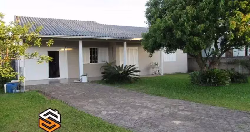 Em esquina com forro em laje. praia de sta.terezinha em imbé