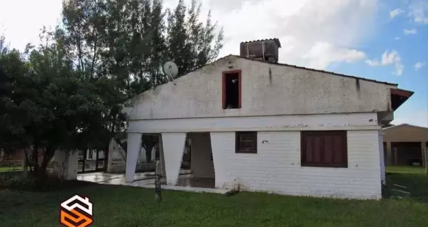 Residência em laje, 2 terrenos. praia de mariluz - imbé