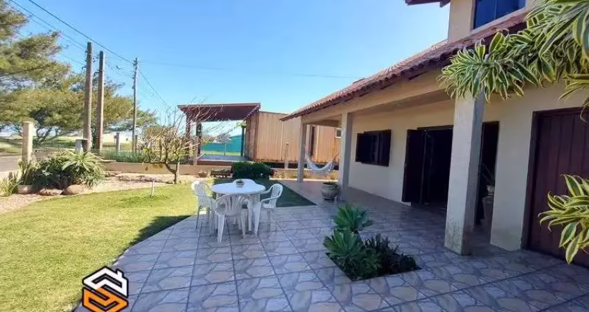 Bela residência à beira-mar . na praia de imara. imbé - rs.