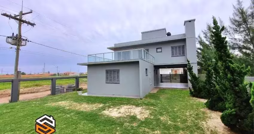 Casa com 02 dormitórios a poucos metros do mar a venda em imbé