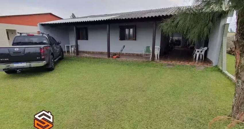 Casa a venda com 3 dormitórios  a poucos metros da beira mar - imbé/rs
