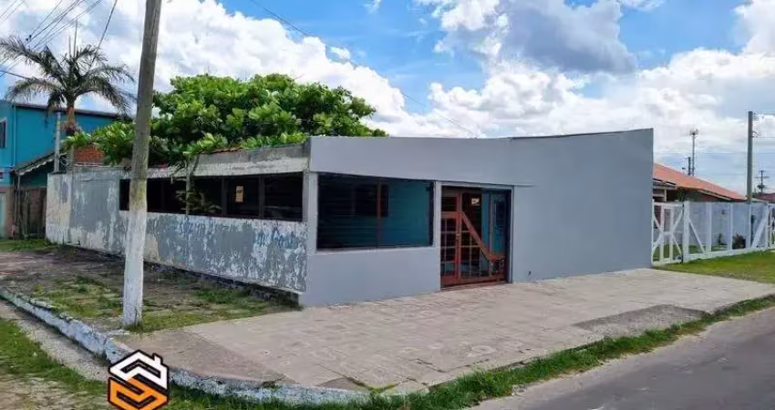 Duas casas e um apartamento, terreno de esquina. próximos da beira-mar. imbé - rs.