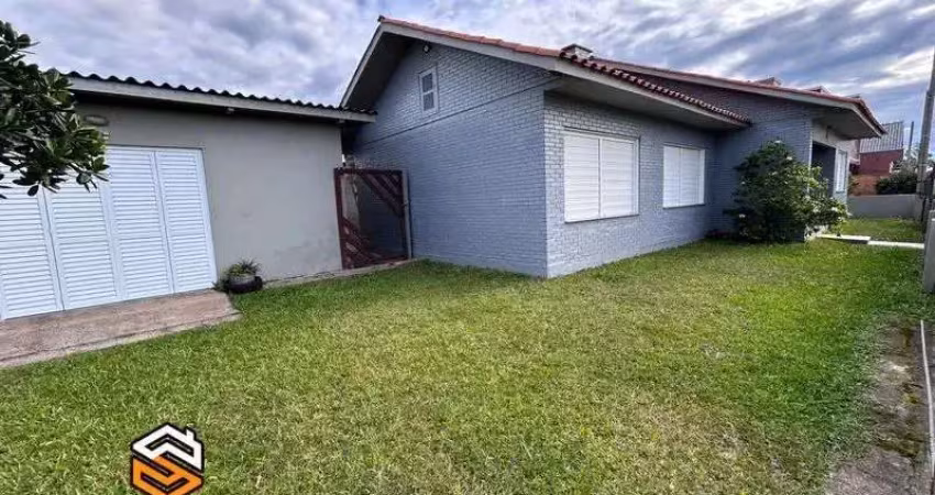 Residência  próxima ao mar no balneário santa terezinha. imbé - rs