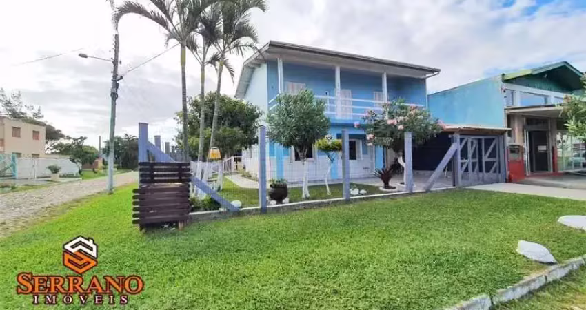 São duas casas a venda no centrinho de mariluz. confira!