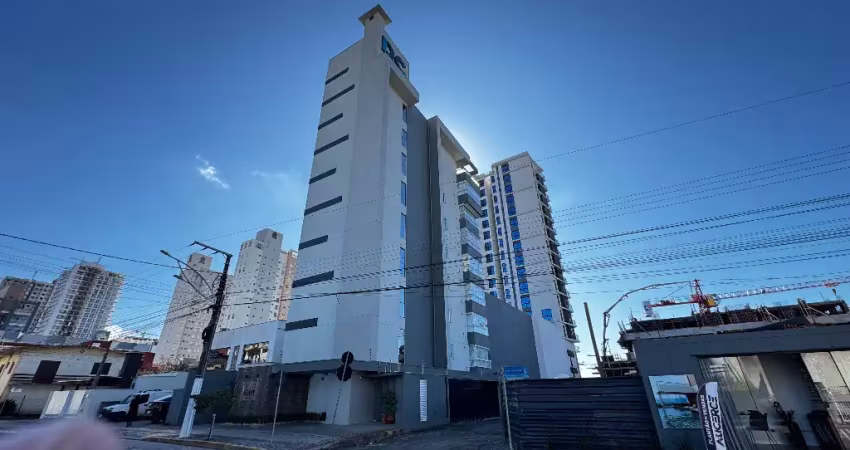 Apto semi-mobilhado no centro de piçarras apenas 200m do mar