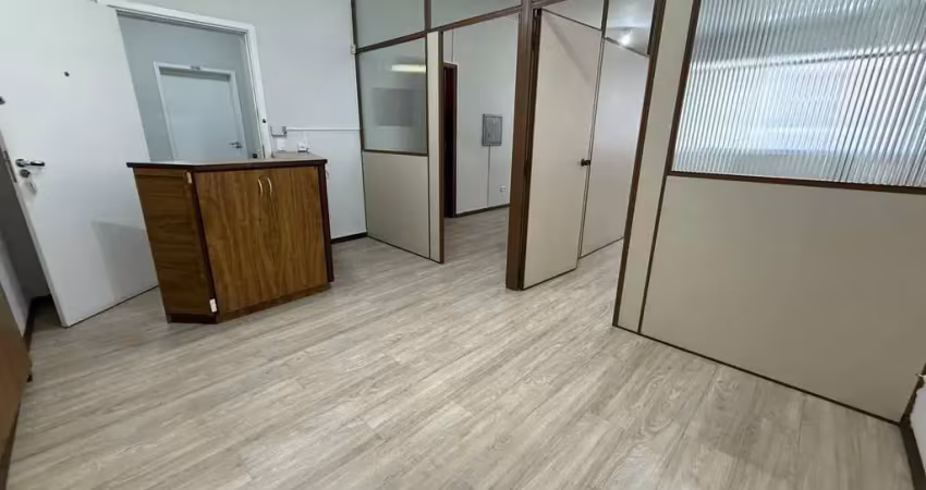 Conjunto comercial com 2 salas 2 banheiros centro curitiba com garagem