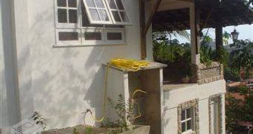 Casa com 3 dormitórios à venda, 280 m² por R$ 900.000,00 - Itaipu - Niterói/RJ