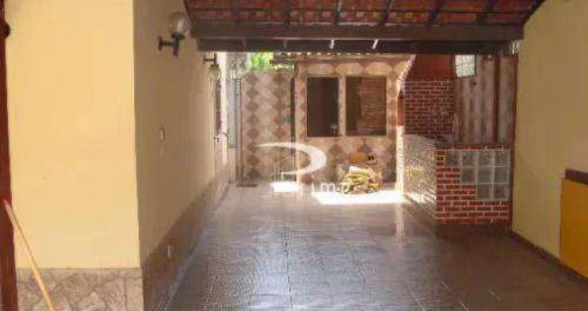 Casa com 3 dormitórios à venda, 270 m² por R$ 790.000,00 - Loteamento Maravista - Niterói/RJ