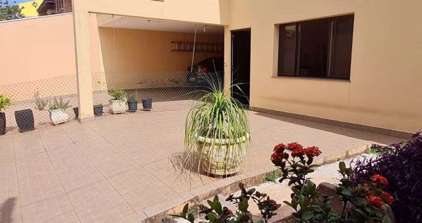 CASA SOBRADADA NO JARDIM PAULISTA EM JUNDIAI/SP