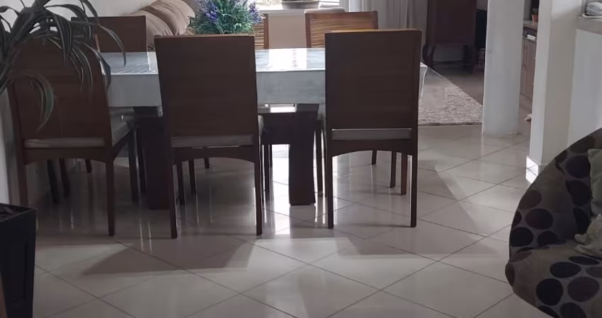 CASA A VENDA CONDOMINIO FECHADO EM JUNDIAI