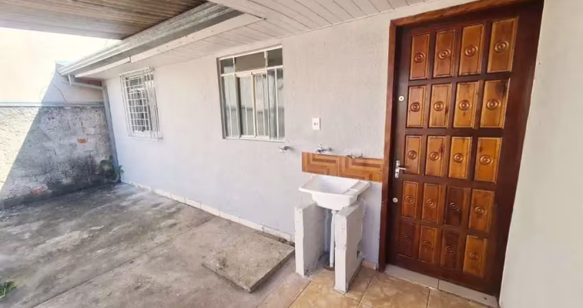 Casa com 2 quartos para alugar na Capitão Lauro Correia Regnier, 218, Tatuquara, Curitiba