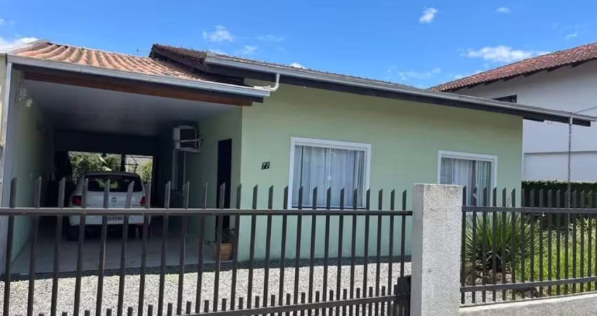 Casa com 3 quartos à venda na São Bento, 77, Vila Nova, Joinville