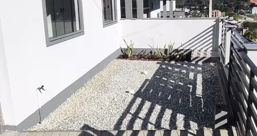 Excelente oportunidade pra você que busca uma casa no centro da guabiruba com 3 dormitorios.