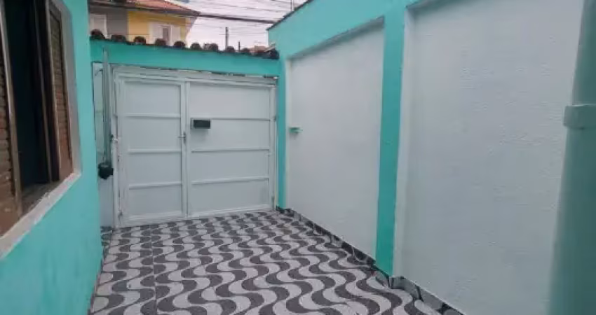 Bela casa de 1 dormitório e vaga de garagem para locação jardim santa terezinha- taboão da serra sp
