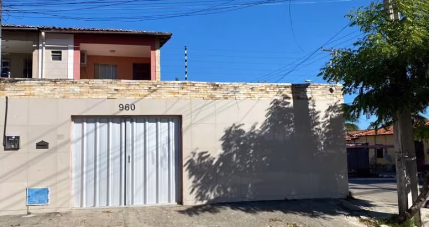 VENDE- SE CASA NO BAIRRO CIDADE DOS FUNCIONÁRIOS