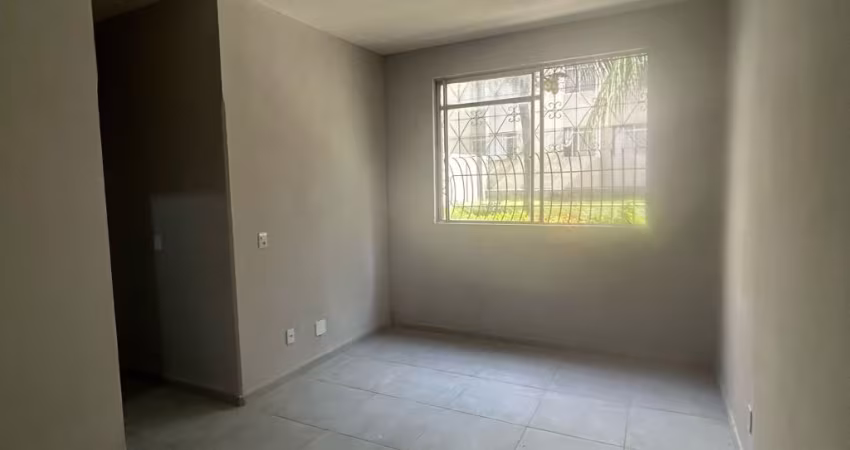 VENDE- SE APTO COM 03 QUARTOS NA MARAPONGA