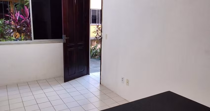 Apartamento de 02 Quartos no Henrique Jorge Com área lazer!!!!