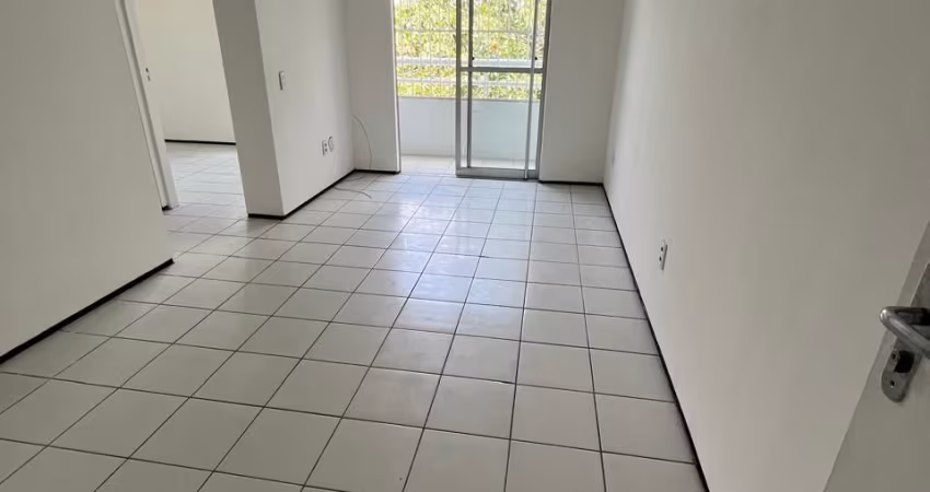 VENDE- SE APTO COM 03 QUARTOS