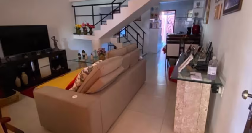 VENDE- SE CASA COM 03 QUARTOS - CIDADE DOS FUNCIONÁRIOS!!!