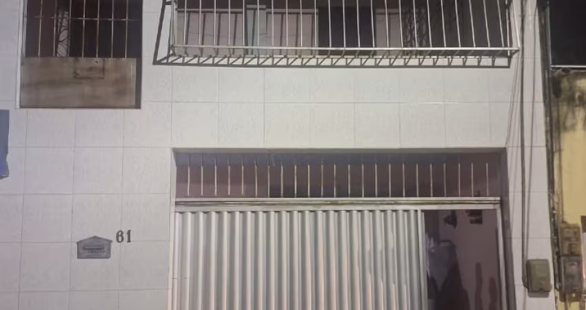 VENDE- SE CASA DUPLEX NO CONJ. CEARÁ