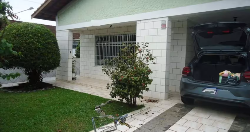Casa Padrão para Venda em Jardim Real Praia Grande-SP