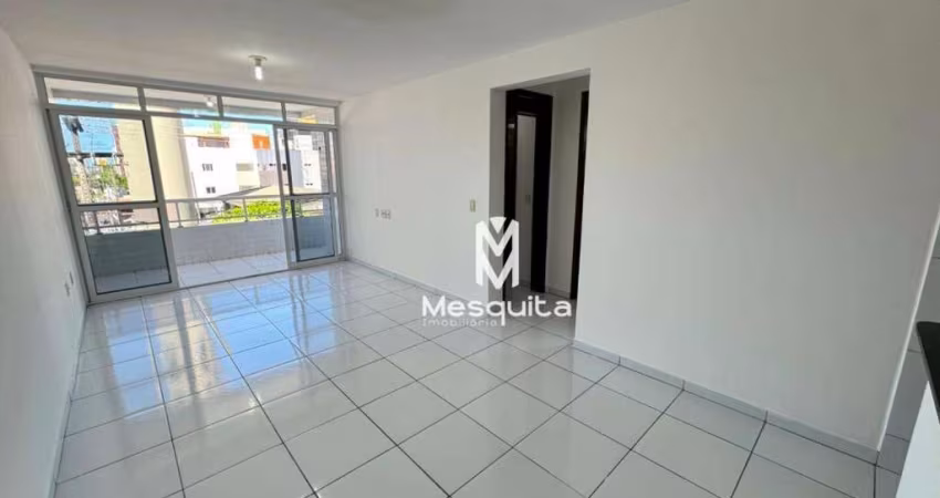 Apartamento com 03 quartos no Bessa. 800m do mar.