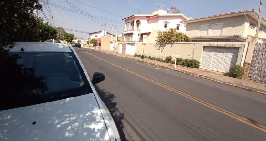 Casa com 3 dormitórios à venda, 274 m² por R$ 750.000,00 - Centro - São João da Boa Vista/SP
