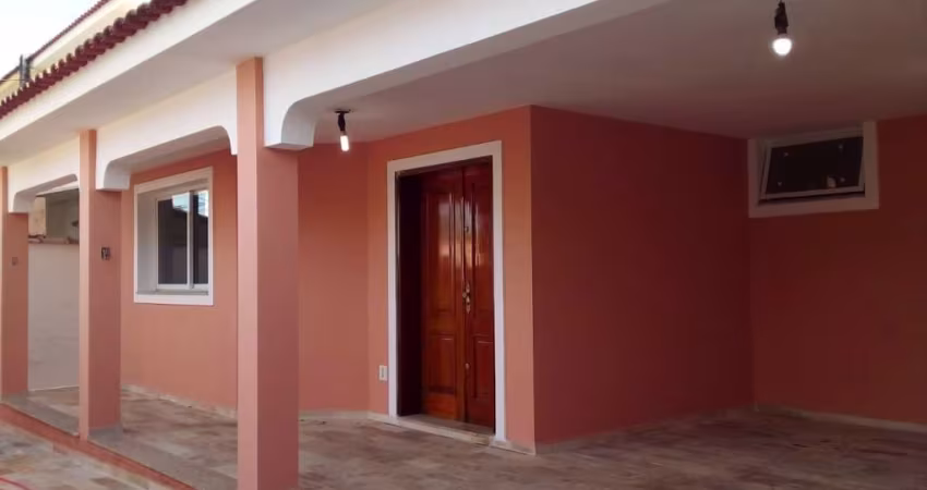 Casa com 3 dormitórios à venda, 161 m² por R$ 800.000,00 - Jardim Santa Clara - São João da Boa Vis