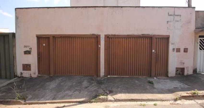 Casa com 4 dormitórios à venda, 170 m² por R$ 450.000 - Jardim do Trevo - São João da Boa Vista/SP
