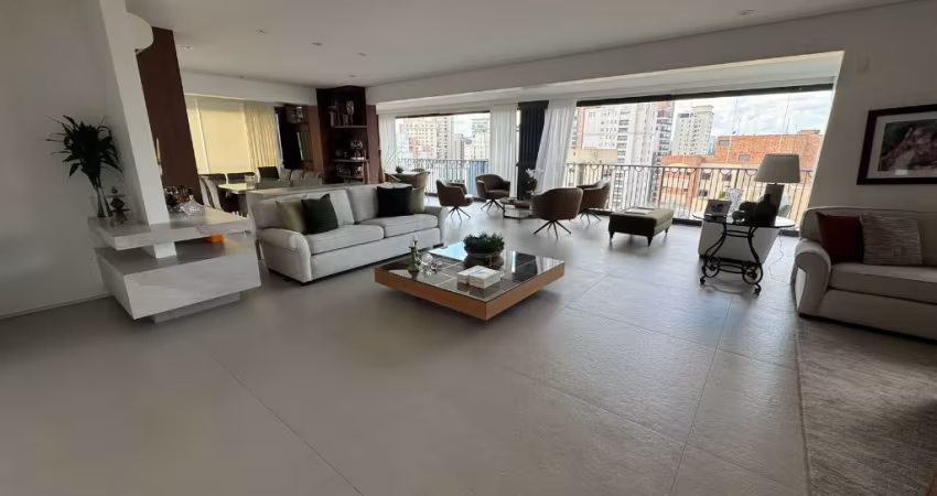 Apartamento Maravilhoso com 363M² em Moema - 4 Suites - 5 vagas
