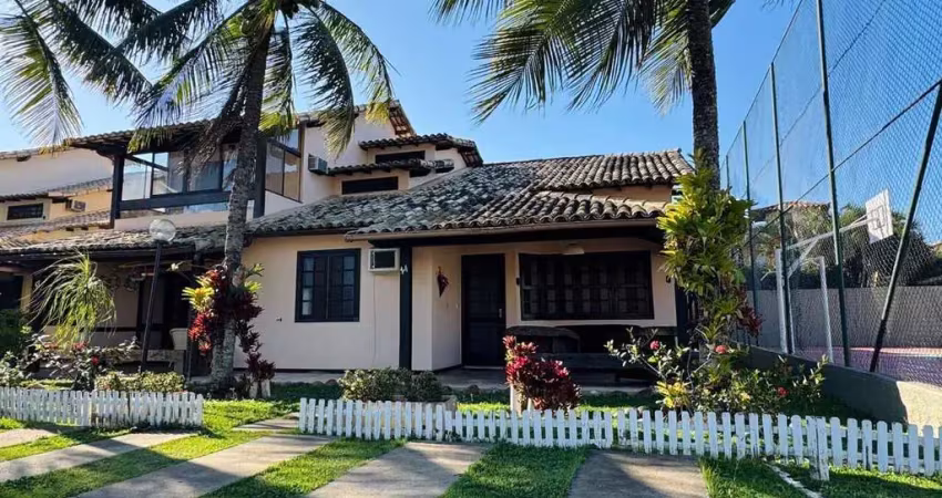Casa em condomínio a poucos metros da praia de manguinhos