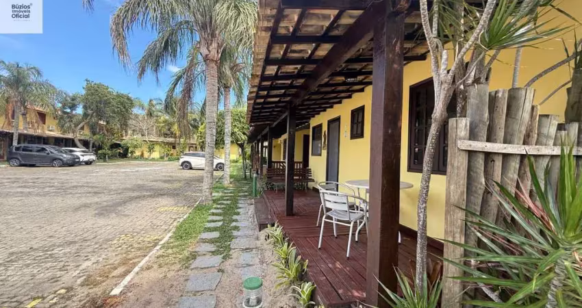 Casa em condomínio com 2 quartos em geribá, búzios.