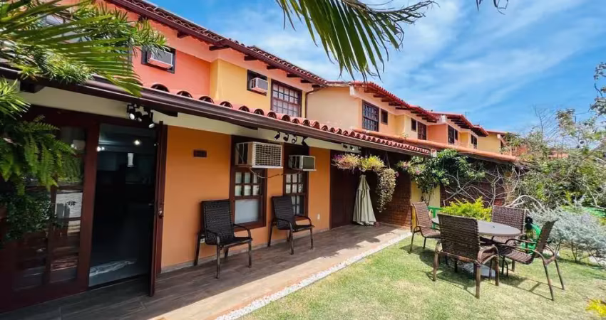 Casa em condomínio reformada com 4 suítes a 400 metros da praia de geribá - búzios