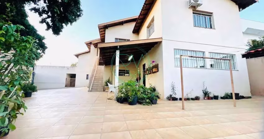 Casa com 6 quartos à venda no Quebec, Londrina 