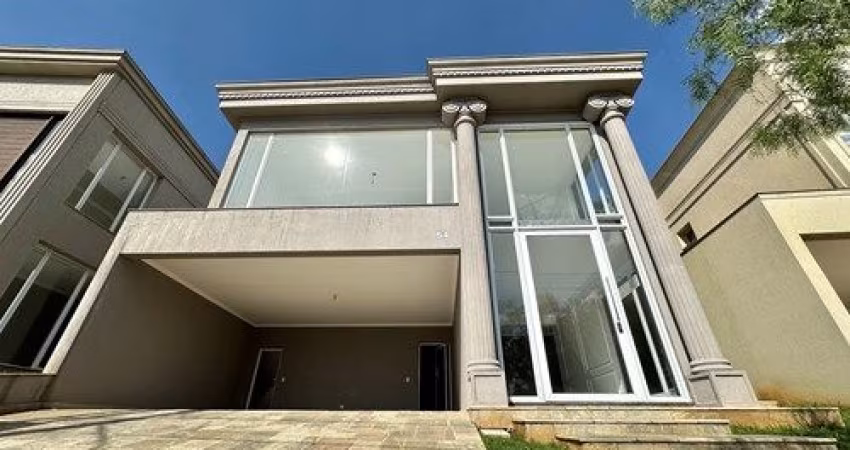 Seu Refúgio em Alphaville – Casa de Condomínio com 3 Suítes - 303 m²