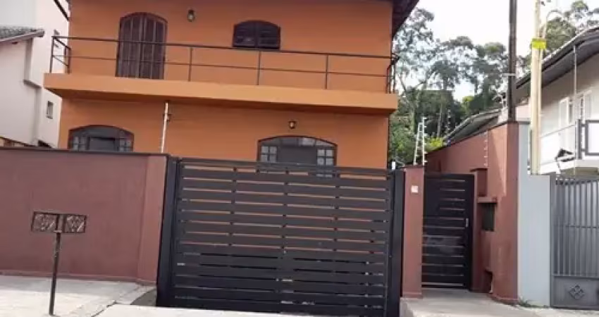 Casa com 3 suites de 420m2 em nova caieiras para locação