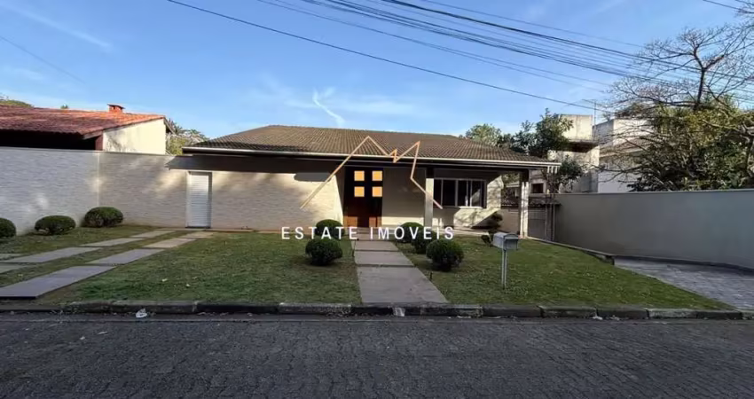 Casa em condomínio para locação em arujá, arujázinho i, ii e iii, 3 dormitórios, 1 suíte, 3 banheiros, 8 vagas