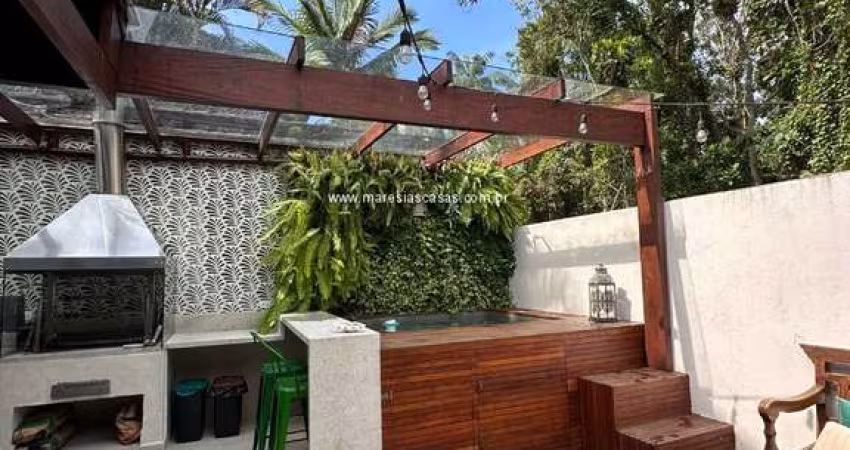 Casa de Luxo em Condomínio à Venda em Maresias, São Sebastião-SP: 3 Quartos, 3 Suítes e 3 Salas!