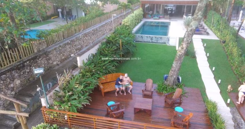 Mansão pé na Areia á venda - Praia de Maresias - 7 suites e Piscina frente ao Mar