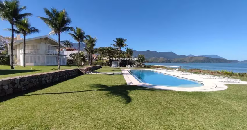 Casa frente ao mar á venda na praia de maresias - 04 suites - piscina e luxo