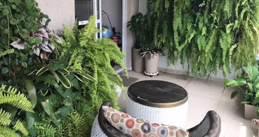 Apartamento com 2 suítes, varanda, vaga e lazer.