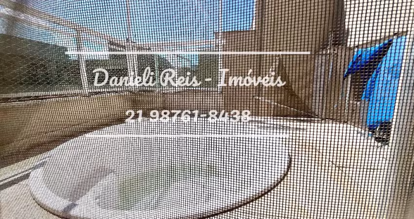 Cobertura duplex, 4 qts, 5 banheiros, piscina e 2 vagas.